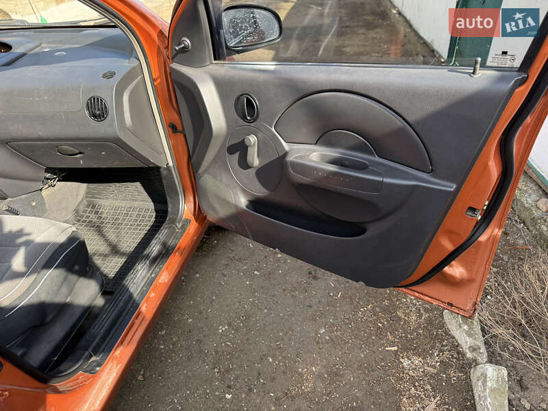 Седан Chevrolet Aveo 2005 в Ладыжине