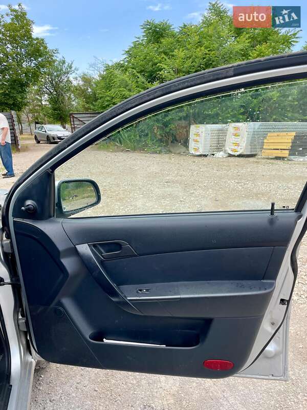 Седан Chevrolet Aveo 2008 в Кривому Розі