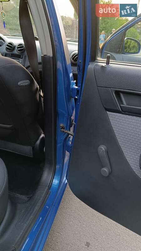 Хэтчбек Chevrolet Aveo 2008 в Ровно