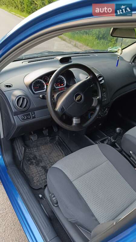 Хэтчбек Chevrolet Aveo 2008 в Ровно