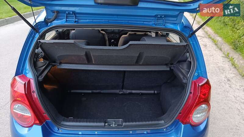 Хэтчбек Chevrolet Aveo 2008 в Ровно