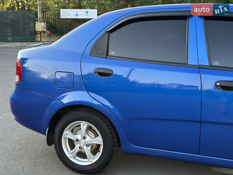 Седан Chevrolet Aveo 2004 в Одессе