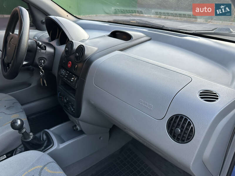 Седан Chevrolet Aveo 2004 в Одессе