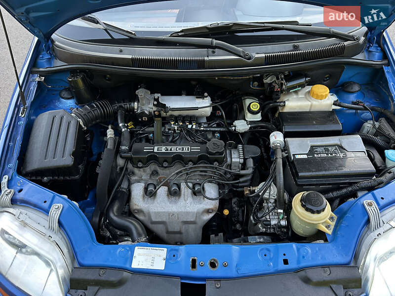 Седан Chevrolet Aveo 2004 в Одессе