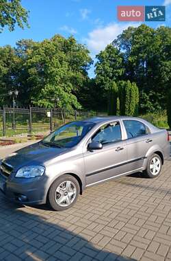 Седан Chevrolet Aveo 2011 в Прилуках