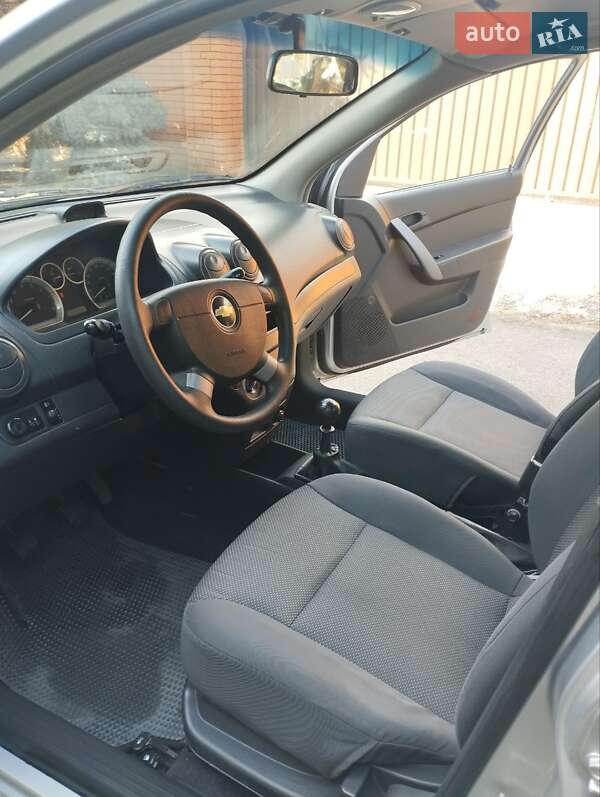 Седан Chevrolet Aveo 2008 в Дніпрі