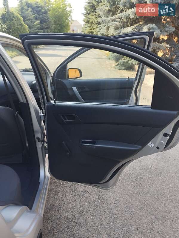 Седан Chevrolet Aveo 2008 в Дніпрі
