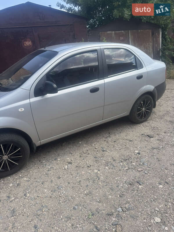 Седан Chevrolet Aveo 2005 в Николаеве