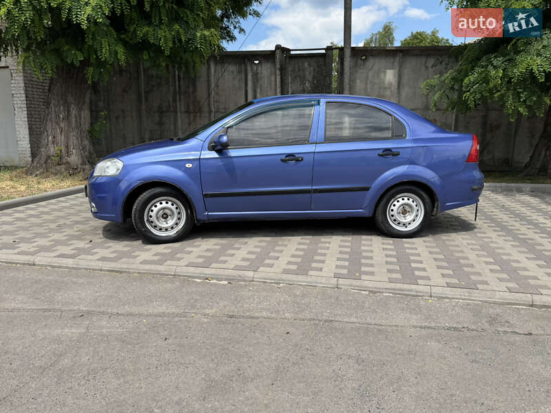 Седан Chevrolet Aveo 2008 в Лубнах