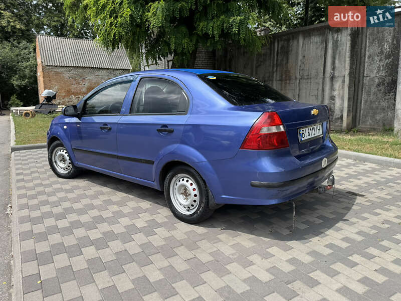 Седан Chevrolet Aveo 2008 в Лубнах
