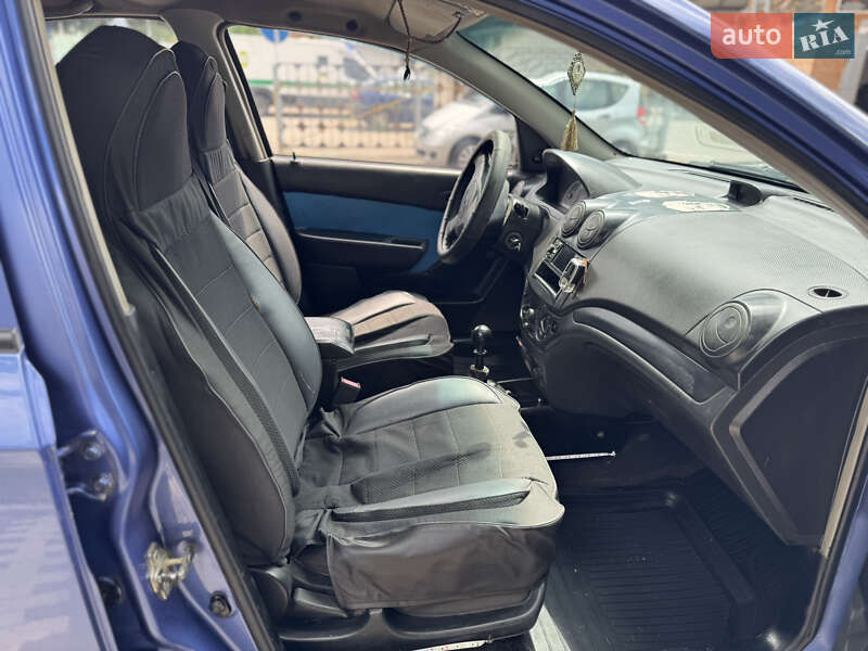 Седан Chevrolet Aveo 2008 в Лубнах