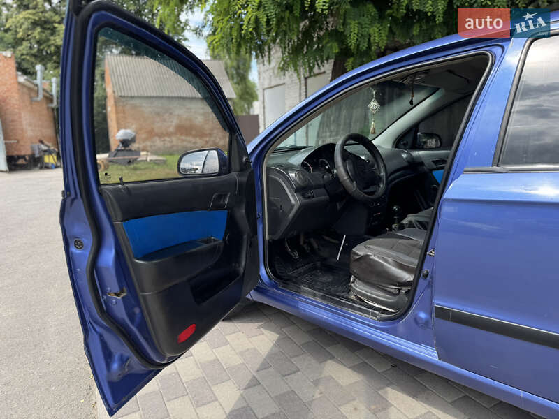 Седан Chevrolet Aveo 2008 в Лубнах