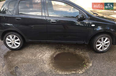 Хэтчбек Chevrolet Aveo 2011 в 