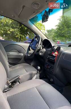 Хэтчбек Chevrolet Aveo 2008 в 