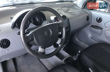 Хетчбек Chevrolet Aveo 2005 в 