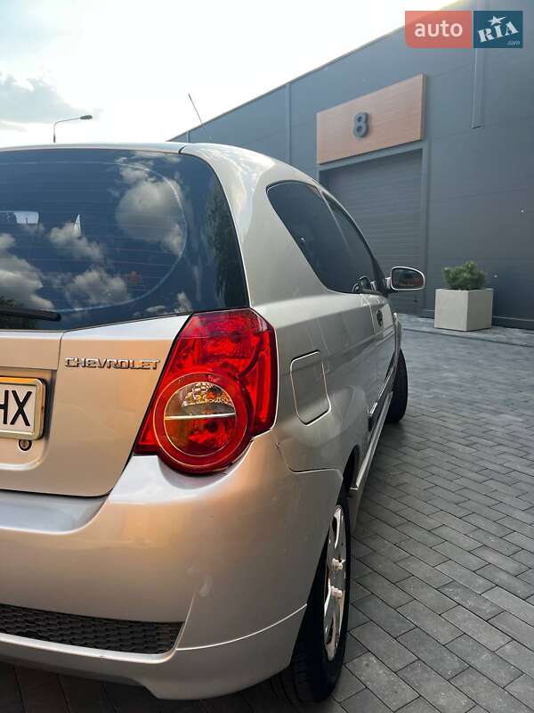 Хэтчбек Chevrolet Aveo 2008 в Киеве