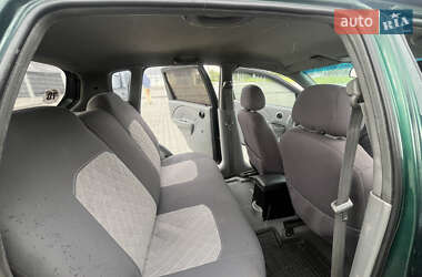 Хэтчбек Chevrolet Aveo 2005 в 