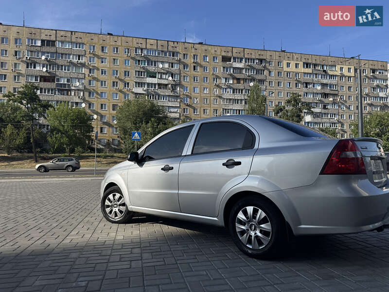 Седан Chevrolet Aveo 2009 в Дніпрі