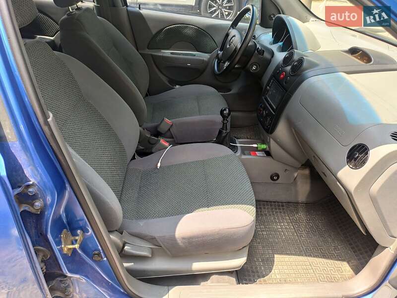 Седан Chevrolet Aveo 2005 в Запоріжжі