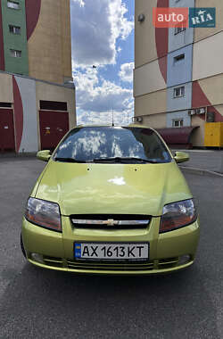 Хетчбек Chevrolet Aveo 2004 в 