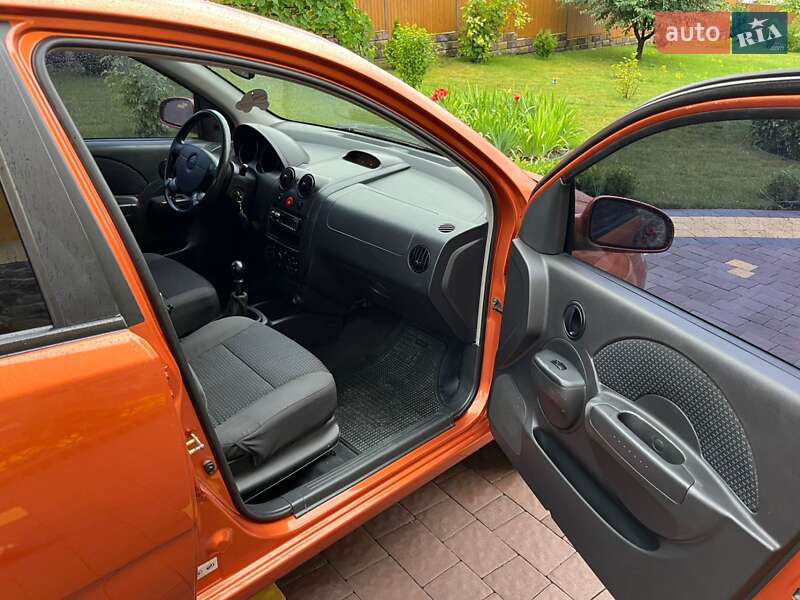 Седан Chevrolet Aveo 2006 в Бережанах
