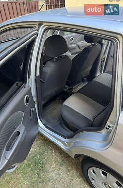 Хэтчбек Chevrolet Aveo 2008 в 