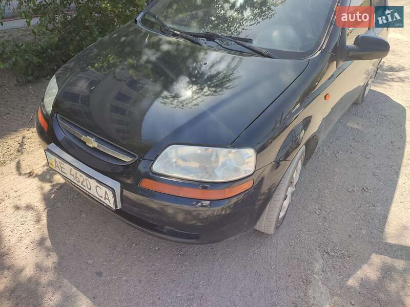 Седан Chevrolet Aveo 2004 в Днепре