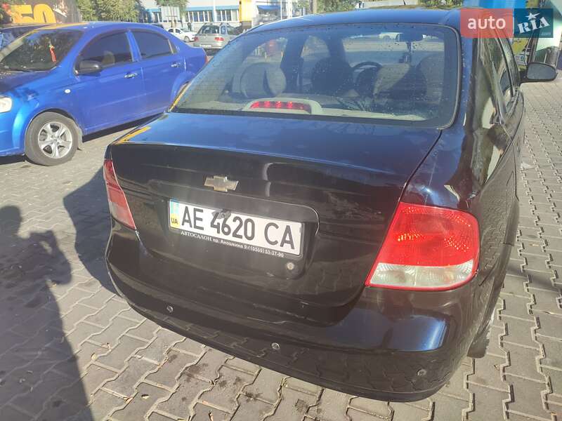 Седан Chevrolet Aveo 2004 в Днепре