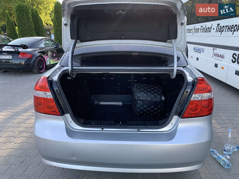 Седан Chevrolet Aveo 2006 в Житомире