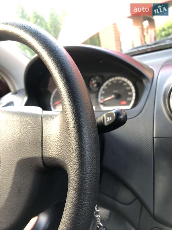 Седан Chevrolet Aveo 2008 в Киеве