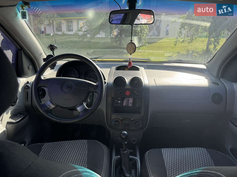 Седан Chevrolet Aveo 2005 в Харькове