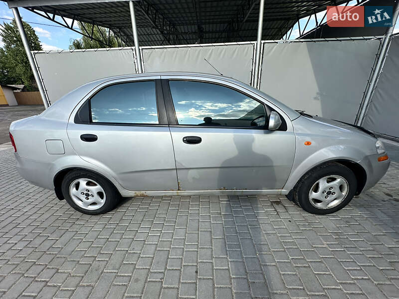 Седан Chevrolet Aveo 2004 в Коцюбинском