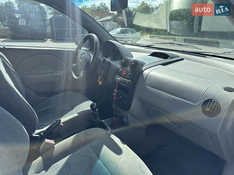 Седан Chevrolet Aveo 2005 в Виннице