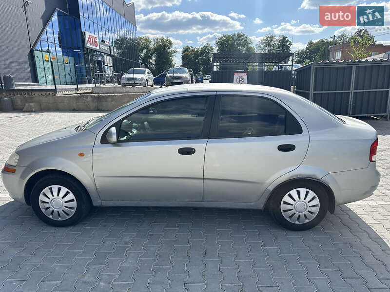 Седан Chevrolet Aveo 2005 в Виннице