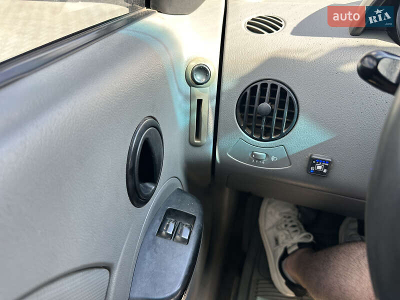 Седан Chevrolet Aveo 2005 в Виннице