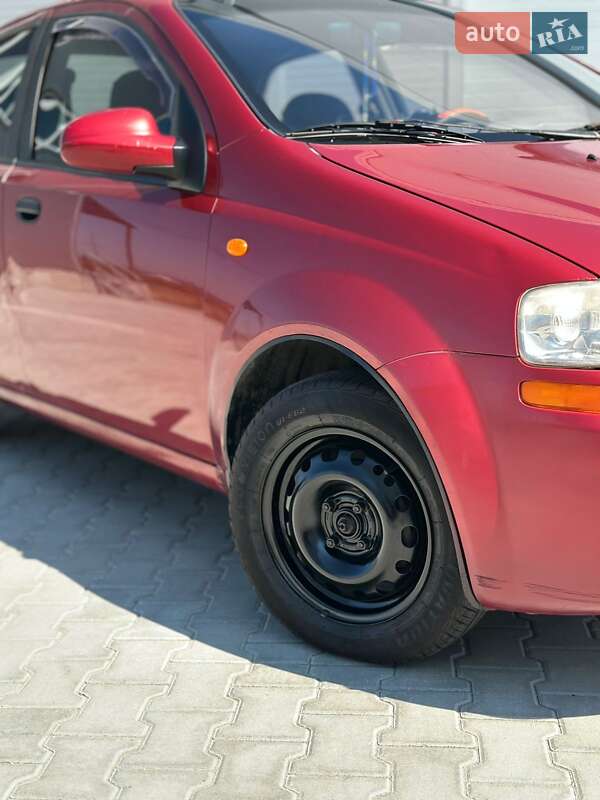 Седан Chevrolet Aveo 2004 в Ивано-Франковске
