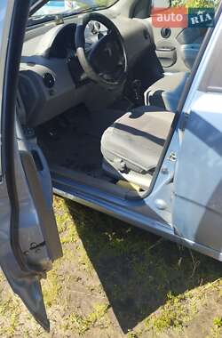 Хэтчбек Chevrolet Aveo 2005 в 