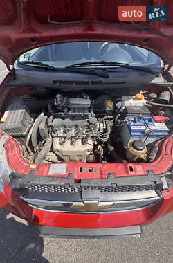 Седан Chevrolet Aveo 2010 в Киеве