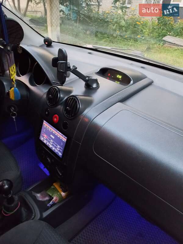 Седан Chevrolet Aveo 2006 в Харькове