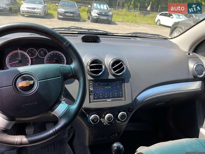 Хэтчбек Chevrolet Aveo 2011 в Киеве