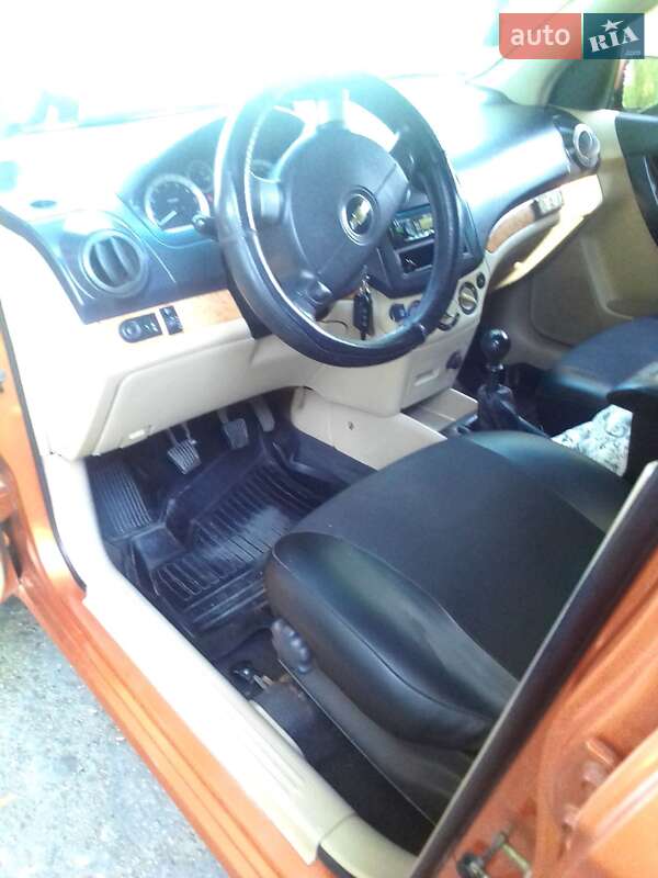 Седан Chevrolet Aveo 2008 в Лубнах
