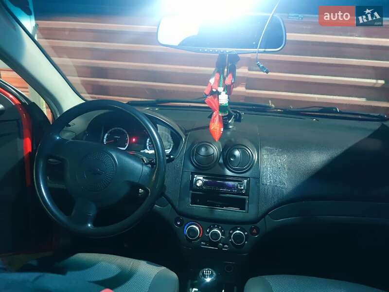 Седан Chevrolet Aveo 2009 в Львове