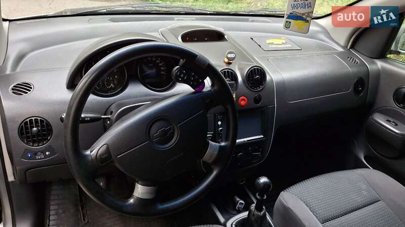 Седан Chevrolet Aveo 2005 в Харькове
