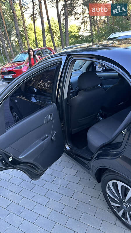 Седан Chevrolet Aveo 2007 в Горишних Плавнях