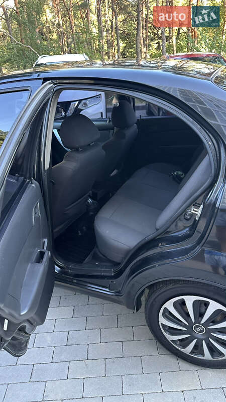 Седан Chevrolet Aveo 2007 в Горишних Плавнях