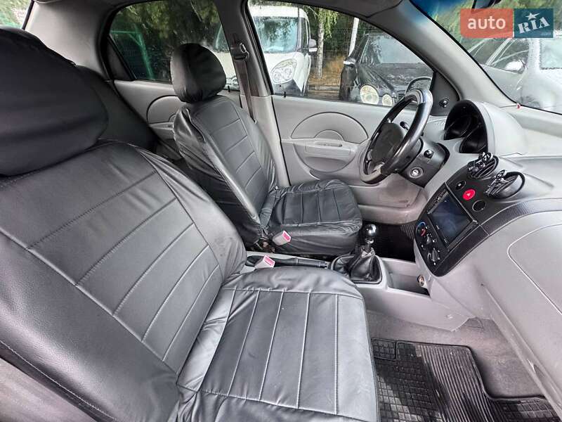 Седан Chevrolet Aveo 2005 в Запорожье