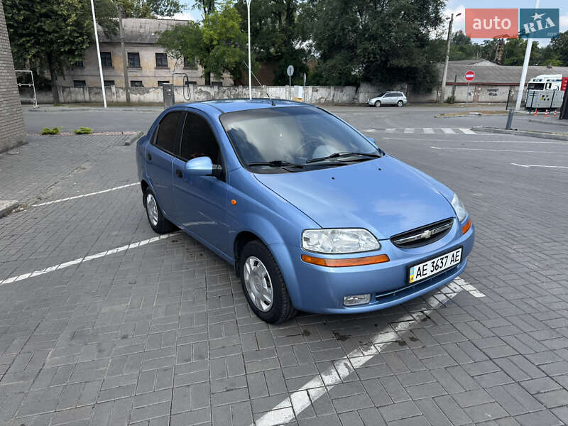 Седан Chevrolet Aveo 2005 в Каменском