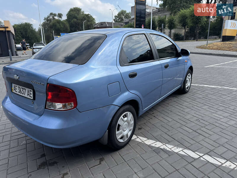 Седан Chevrolet Aveo 2005 в Каменском