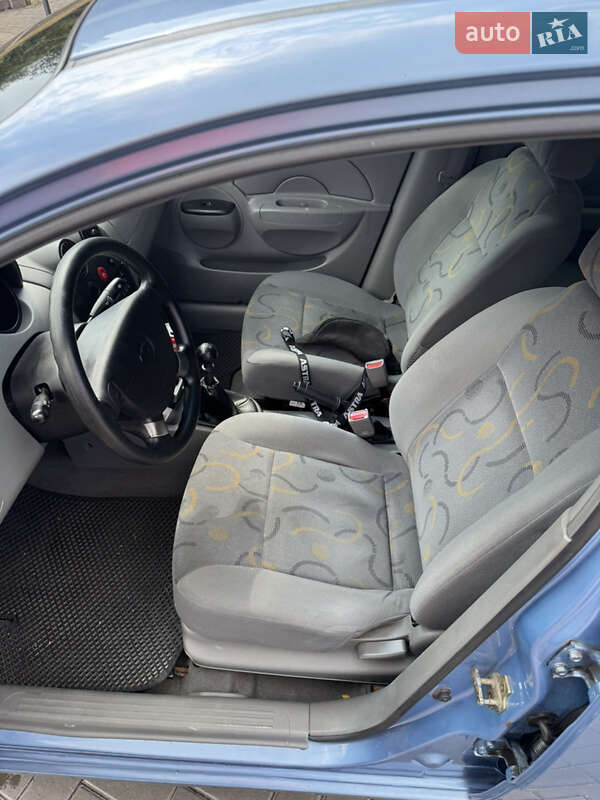 Седан Chevrolet Aveo 2005 в Каменском
