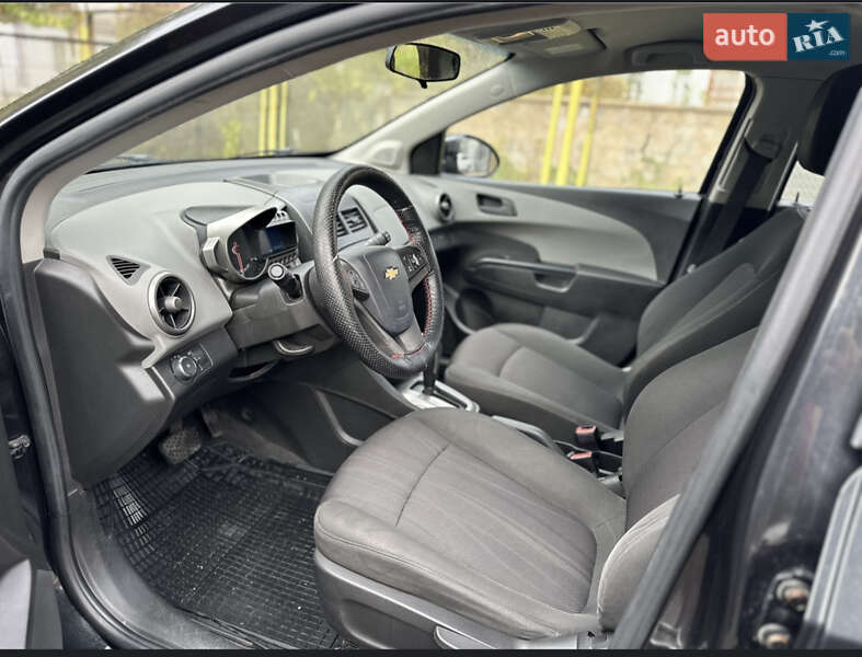 Хэтчбек Chevrolet Aveo 2012 в Ровно